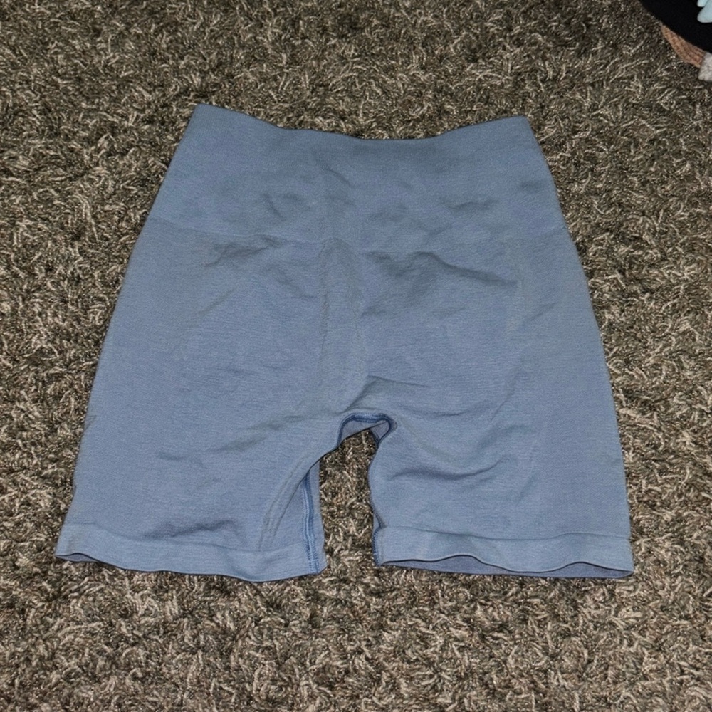 alphalete butt scrunch amplify gym shorts